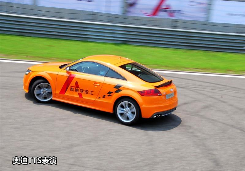 奧迪(進口) 奧迪TT 2011款 TTS Roadster 2.0TFSI quattro