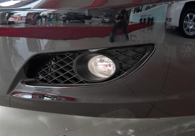 比亞迪 比亞迪F6 2011款 黃金版 1.8L MT豪華型