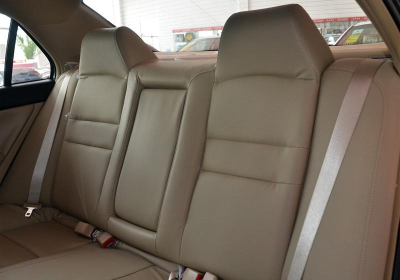 比亞迪 比亞迪F6 2011款 黃金版 1.8L MT尊享型