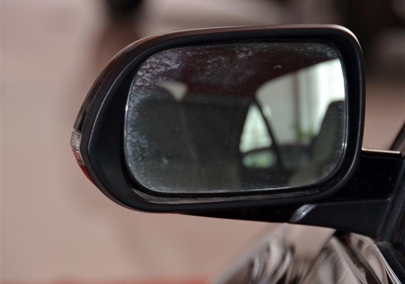 比亞迪 比亞迪F6 2011款 黃金版 1.8L MT尊享型