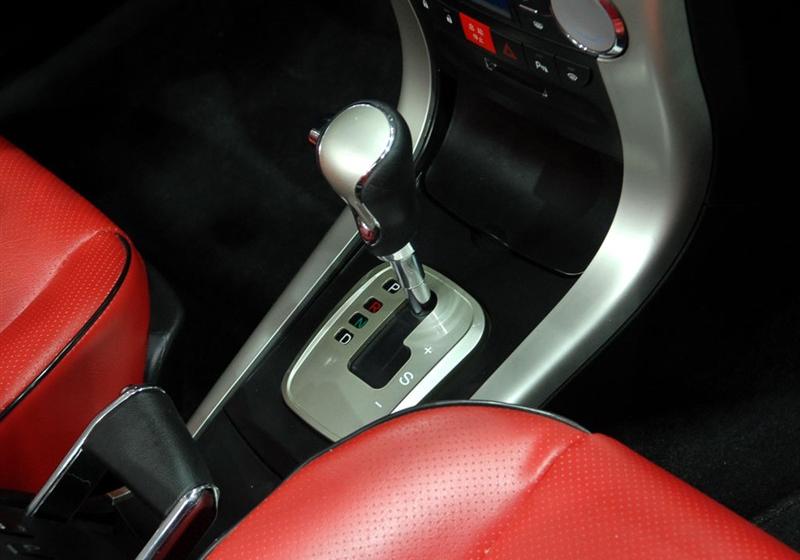 比亞迪 比亞迪S8 2009款 2.0 自動旗艦型