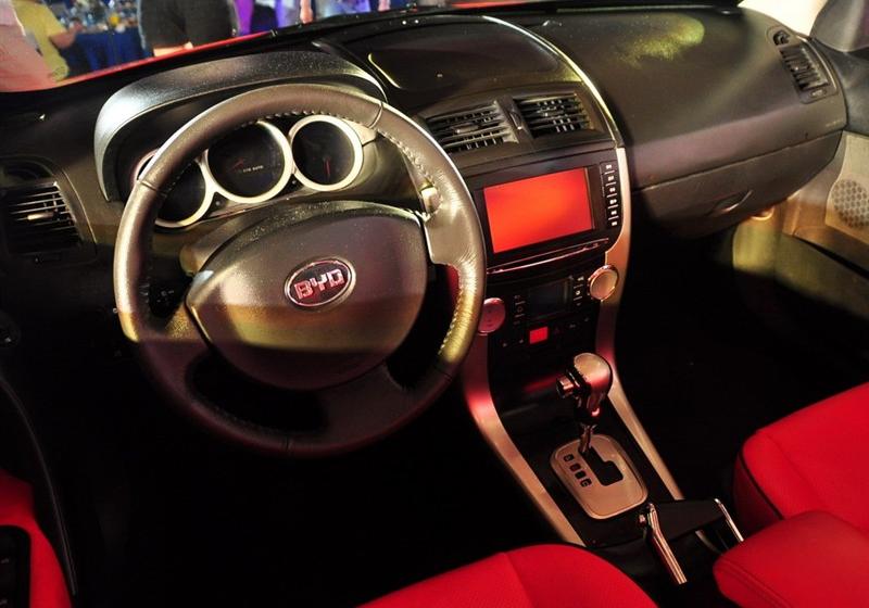 比亞迪 比亞迪S8 2009款 2.0 自動旗艦型