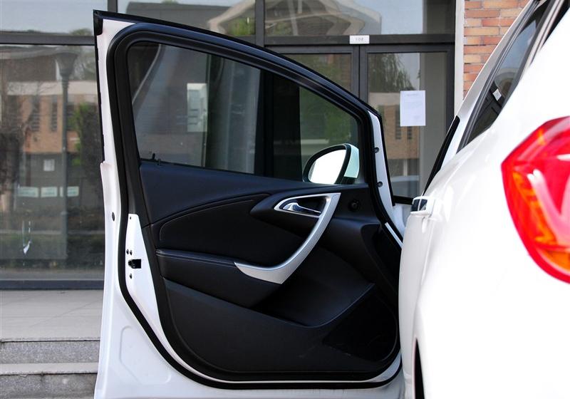 通用別克 英朗 2010款 XT 1.6T 時尚運動版