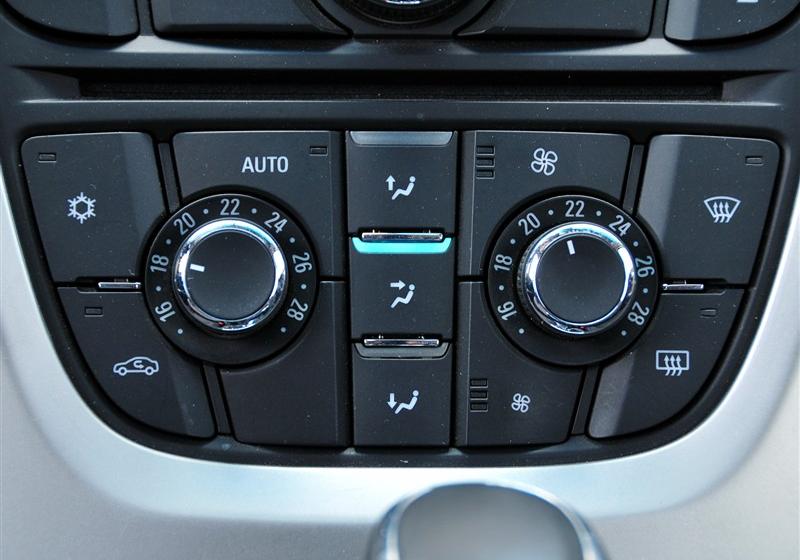 通用別克 英朗 2010款 XT 1.6T 時尚運(yùn)動版