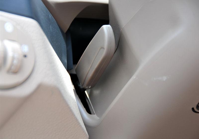 長城汽車 哈弗H3 2010款 領(lǐng)先版 2.4四驅(qū)豪華型