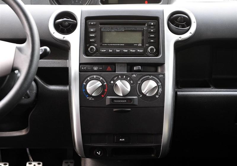 長(zhǎng)城汽車 哈弗M2 2010款 1.5手動(dòng)兩驅(qū)豪華型