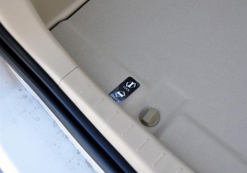 長(zhǎng)城汽車 凌傲 2010款 1.3 MT鋒尚版