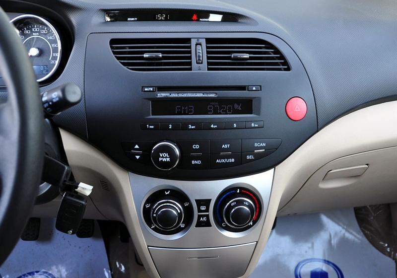 長(zhǎng)城汽車 凌傲 2010款 1.3 MT鋒尚版