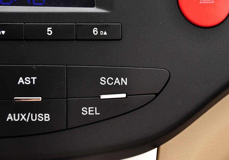 長(zhǎng)城汽車 凌傲 2010款 1.5 MT鋒尚版