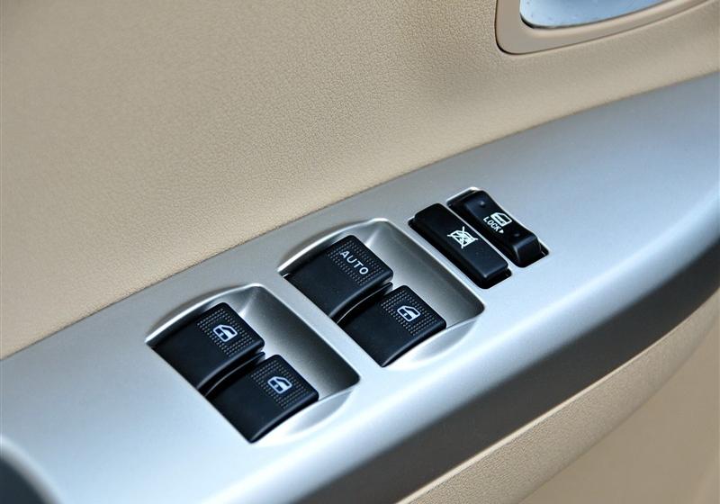 長(zhǎng)城汽車 騰翼C30 2012款 1.5 手動(dòng)豪華型