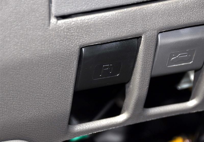 長(zhǎng)城汽車 騰翼V80 2011款 2.0 手動(dòng)舒適型