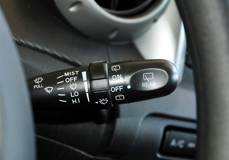 長(zhǎng)城汽車(chē) 炫麗 2011款 CROSS 1.3L MT