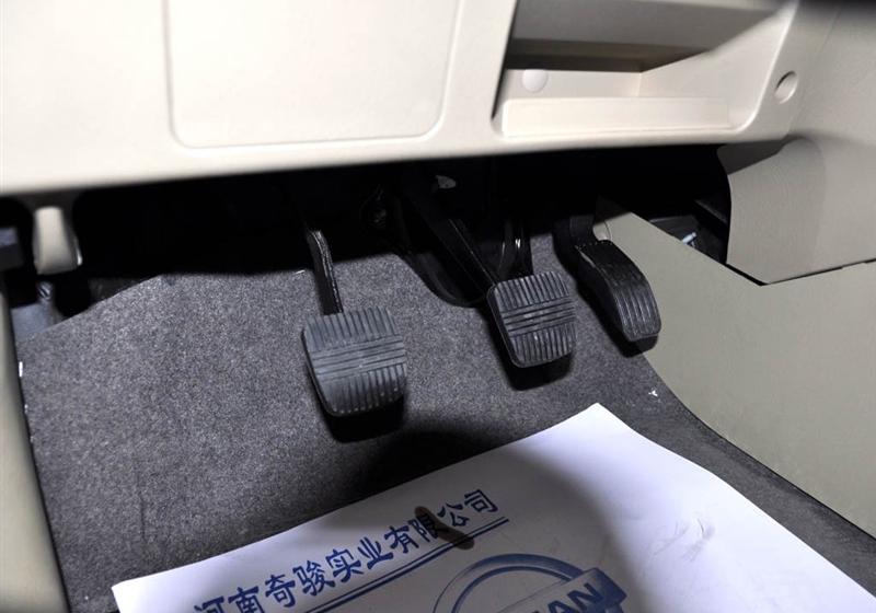 鄭州日產(chǎn) 御軒 2009款 2.0 豪華型