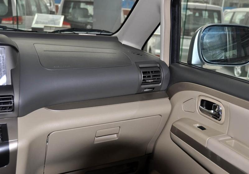 鄭州日產(chǎn) 御軒 2009款 2.0 豪華型