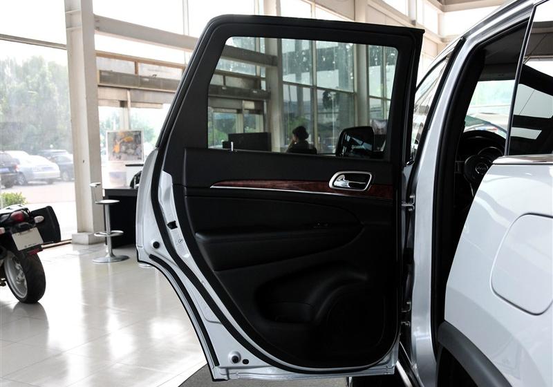 Jeep吉普 大切諾基(進(jìn)口) 2011款 3.6 豪華版