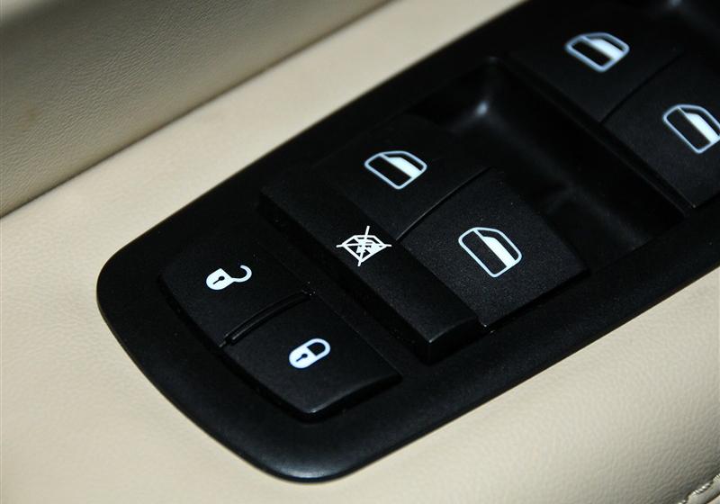 Jeep吉普 大切諾基(進(jìn)口) 2011款 3.6 豪華導(dǎo)航版