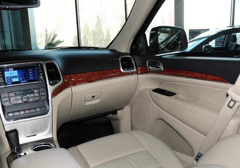 Jeep吉普 大切諾基(進(jìn)口) 2011款 3.6 豪華導(dǎo)航版