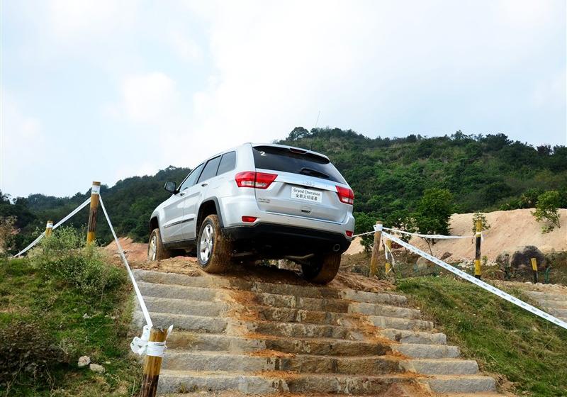 Jeep吉普 大切諾基(進(jìn)口) 2011款 3.6 豪華導(dǎo)航版