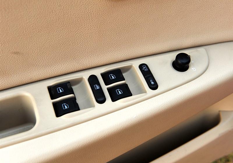 奇瑞汽車 風云2 2010款 1.5 兩廂 豪華型