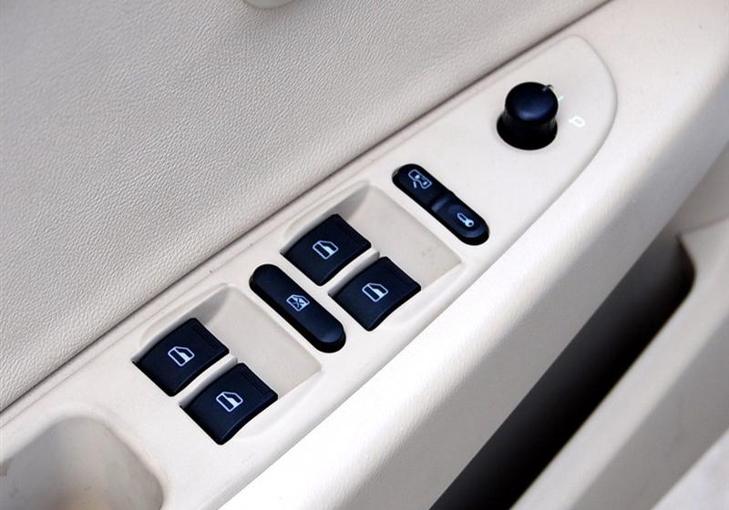 奇瑞汽車 風(fēng)云2 2010款 1.5 豪華型