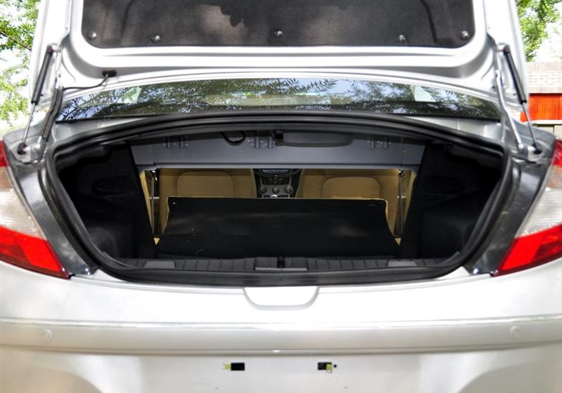 奇瑞汽車 奇瑞A3 2010款 改款1.6MT 尊貴型