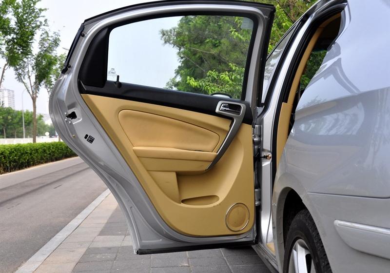 奇瑞汽車 奇瑞A3 2010款 改款1.6MT 尊貴型