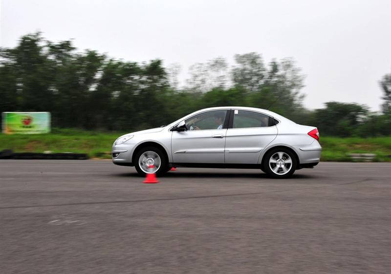 奇瑞汽車(chē) 奇瑞A3 2010款 改款1.6MT 尊貴型