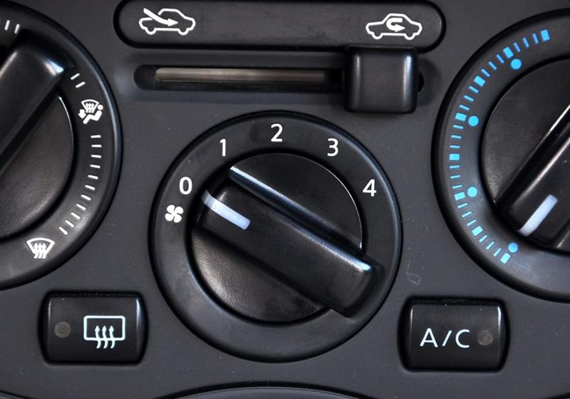 東風(fēng)日產(chǎn) 驪威 2010款 勁悅版1.6GI MT全能型