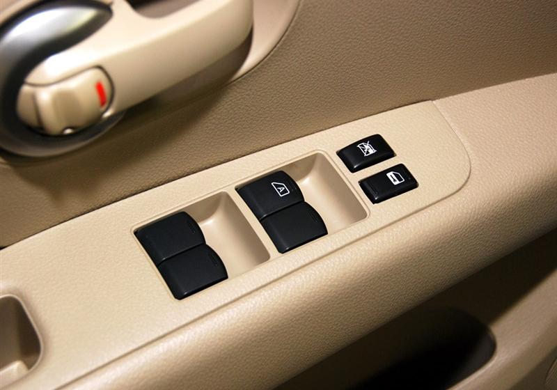 東風(fēng)日產(chǎn) 驪威 2010款 勁悅版1.6GT AT炫能型