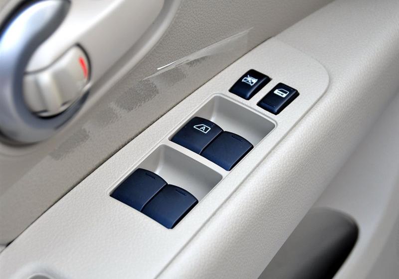 東風日產 驪威 2010款 勁逸版 1.8XE MT標準型