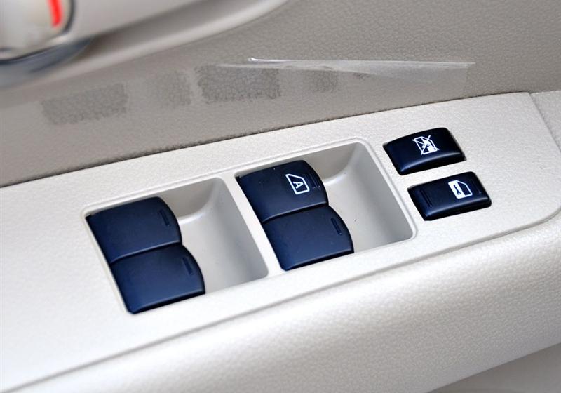 東風日產 驪威 2010款 勁逸版 1.8XE MT標準型