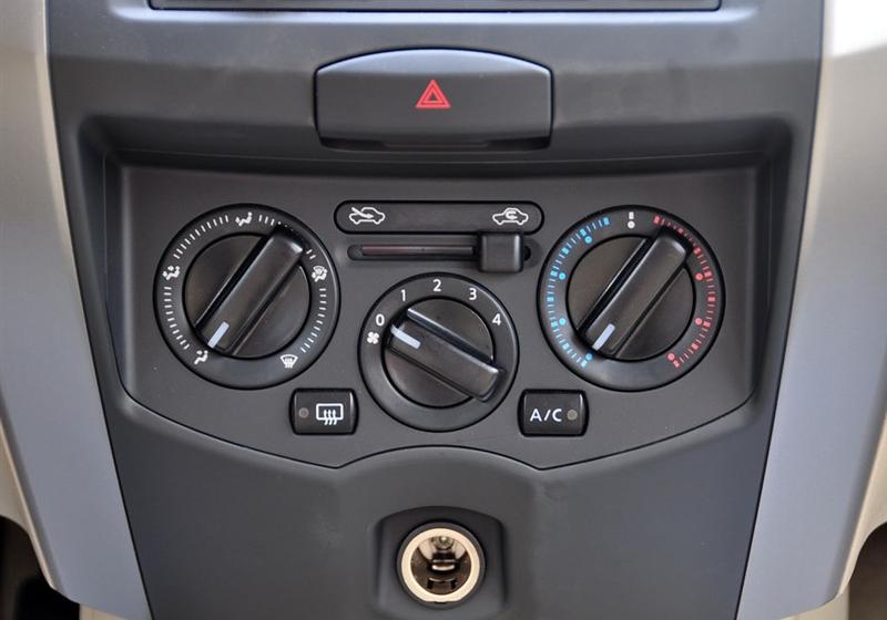 東風(fēng)日產(chǎn) 驪威 2010款 勁逸版 1.8XE MT標(biāo)準(zhǔn)型