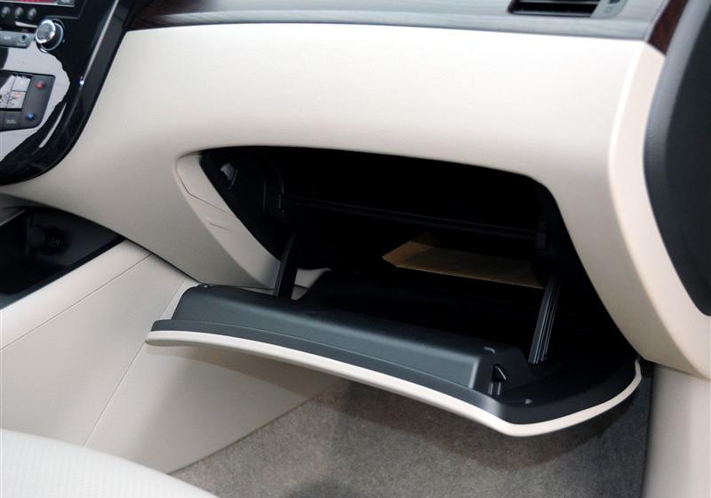 東風(fēng)日產(chǎn) 騏達(dá) 2011款 1.6 CVT豪華型