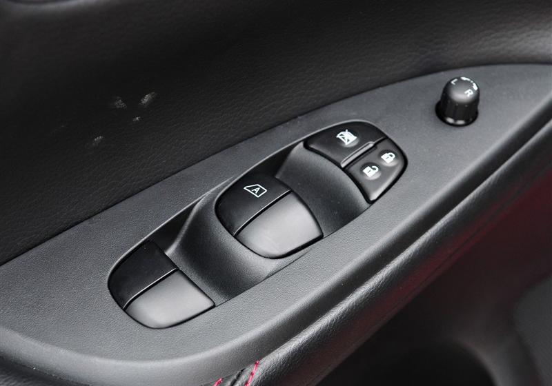 東風(fēng)日產(chǎn) 騏達(dá) 2011款 1.6T M-CVT致酷版