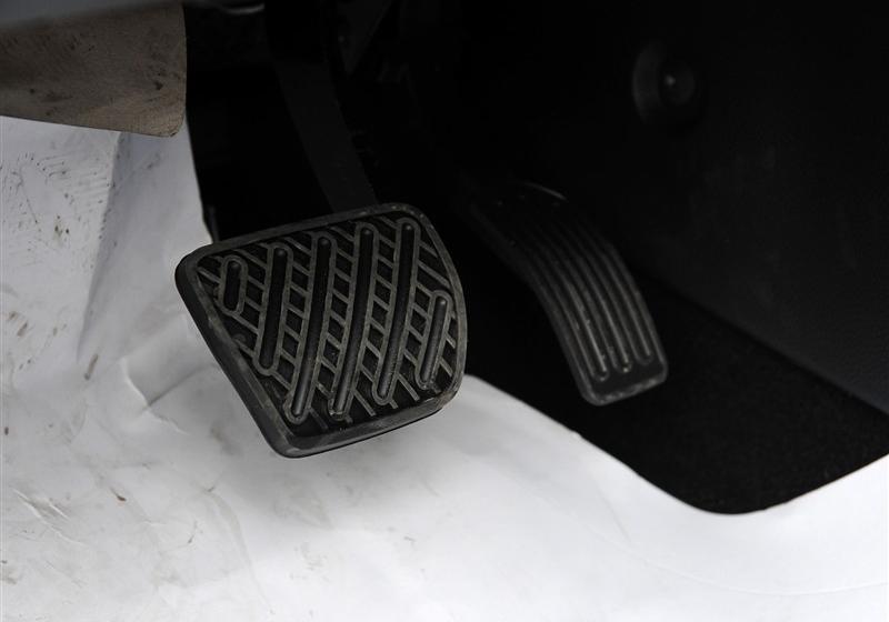 東風(fēng)日產(chǎn) 騏達(dá) 2011款 1.6T M-CVT致酷版