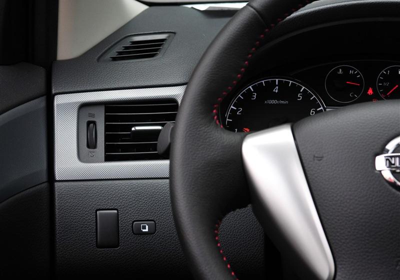 東風(fēng)日產(chǎn) 騏達(dá) 2011款 1.6T M-CVT致酷版