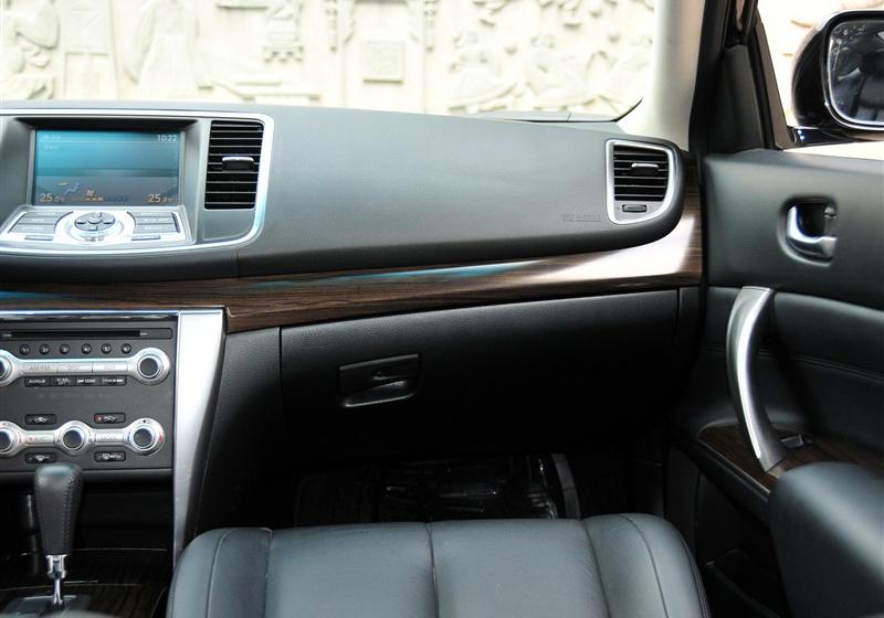 東風日產 天籟 2011款 公爵 2.5L XV 尊雅版