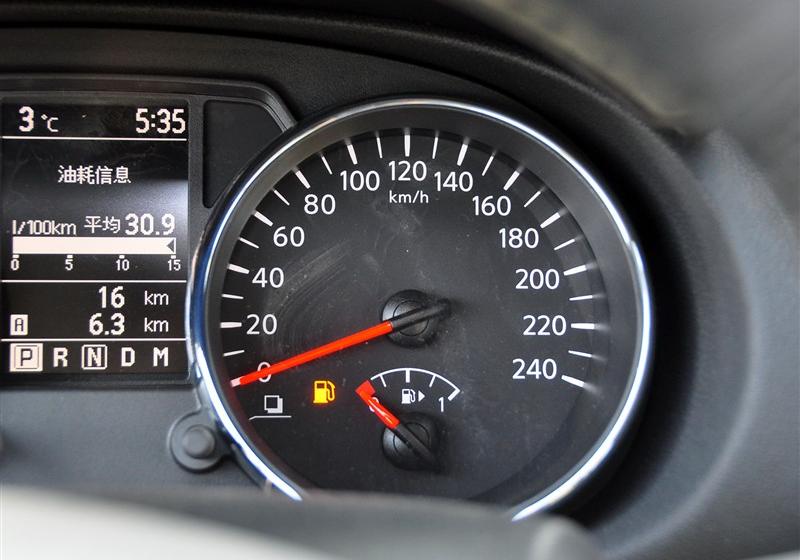 東風(fēng)日產(chǎn) 逍客 2011款 2.0XV 龍 CVT 4WD