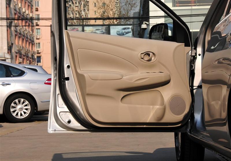 東風(fēng)日產(chǎn) 陽(yáng)光 2011款 1.5XE 舒適版 MT