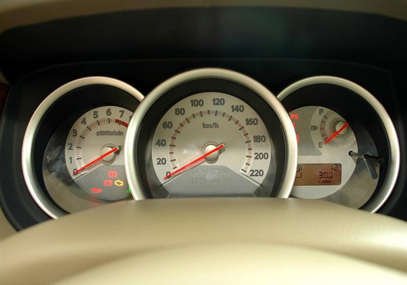 東風(fēng)日產(chǎn) 頤達(dá) 2008款 1.6 自動(dòng)尊貴型