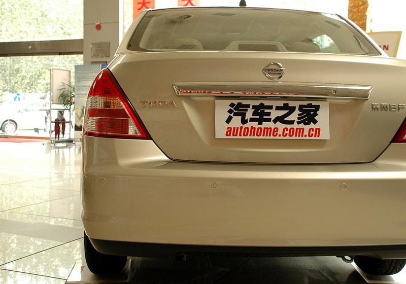 東風(fēng)日產(chǎn) 頤達(dá) 2008款 1.6 自動(dòng)尊貴型