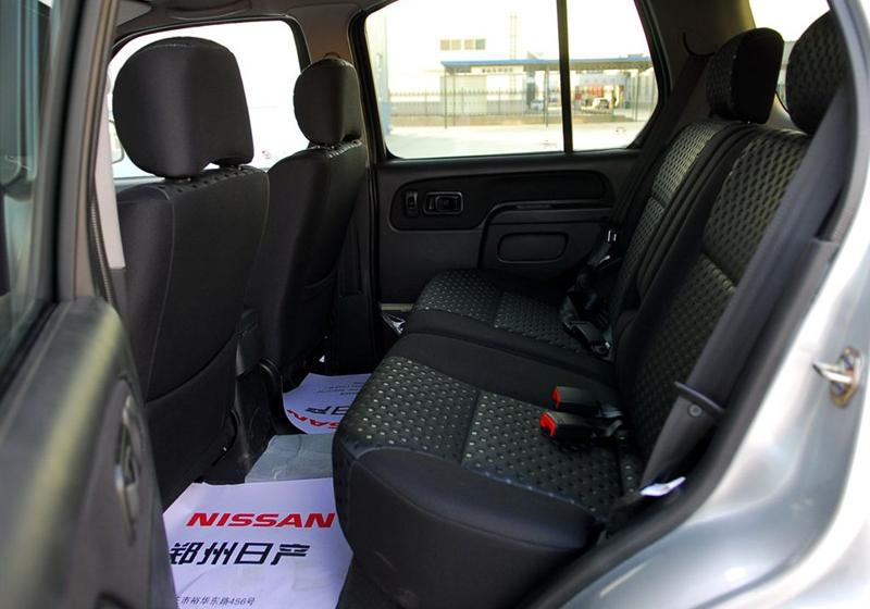 鄭州日產(chǎn) 帕拉丁 2006款 2.4 兩驅(qū)標準型