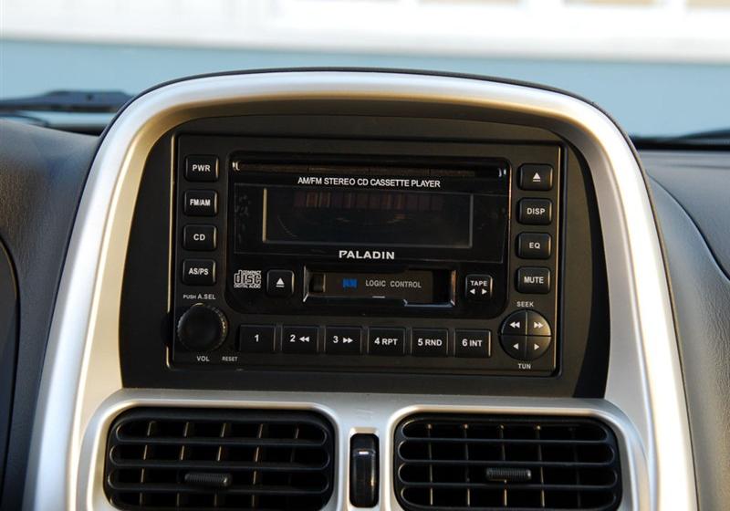 鄭州日產(chǎn) 帕拉丁 2006款 2.4 兩驅(qū)標(biāo)準(zhǔn)型