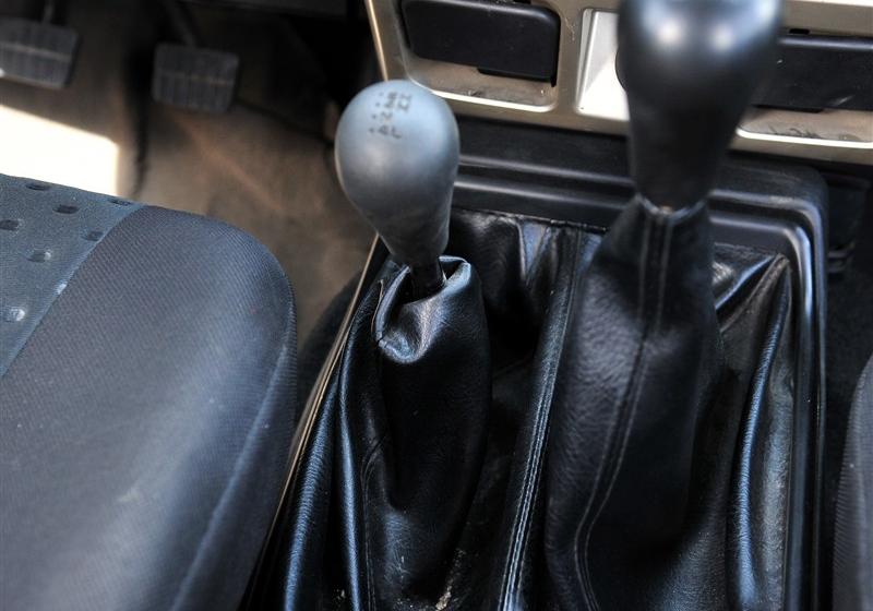 鄭州日產(chǎn) 帕拉丁 2006款 2.4 四驅(qū)標(biāo)準(zhǔn)型