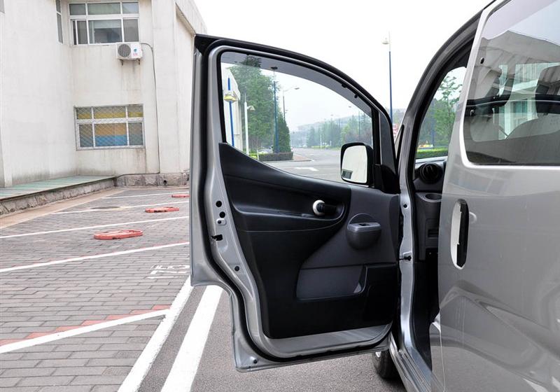 鄭州日產(chǎn) 日產(chǎn)NV200 2010款 1.6 豪華型