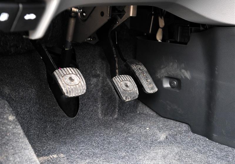 鄭州日產 日產NV200 2011款 1.6 尊雅型 232座