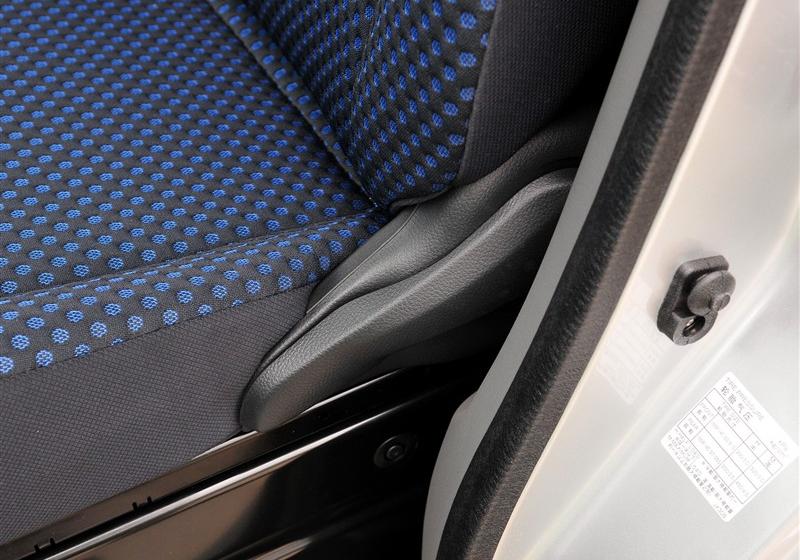 鄭州日產(chǎn) 日產(chǎn)NV200 2011款 1.6 尊雅型 232座