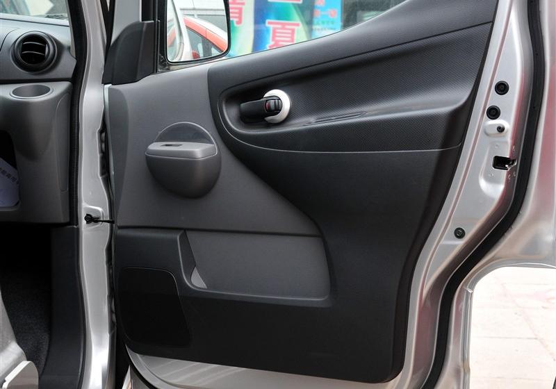 鄭州日產(chǎn) 日產(chǎn)NV200 2011款 1.6 尊雅型 232座