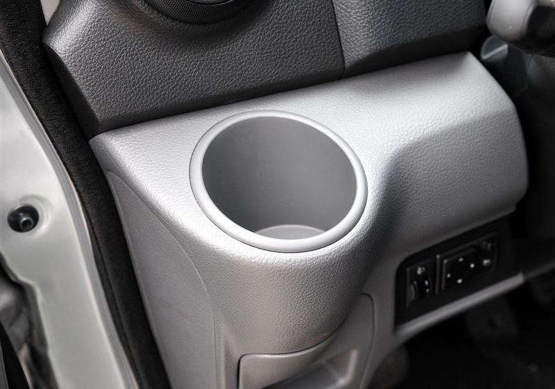 鄭州日產(chǎn) 日產(chǎn)NV200 2011款 1.6 尊雅型 232座