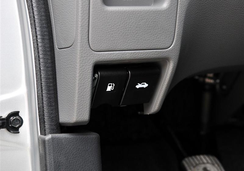 鄭州日產 日產NV200 2011款 1.6 尊雅型 232座